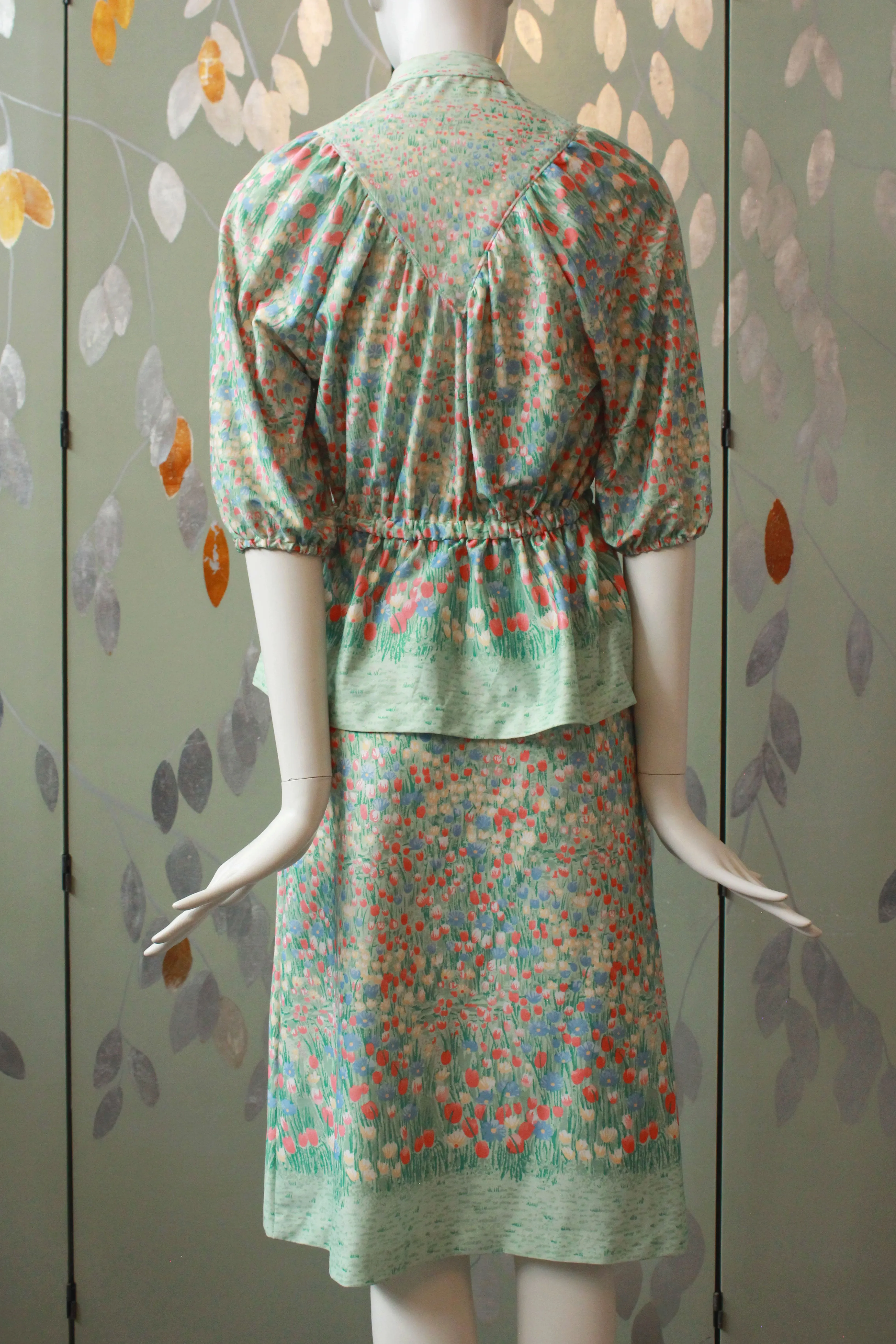 1970s Vintage Tulip Matching Set, Vintage Spring Set, 1970s Floral Skirt, Seafoam Floral Top XS/S